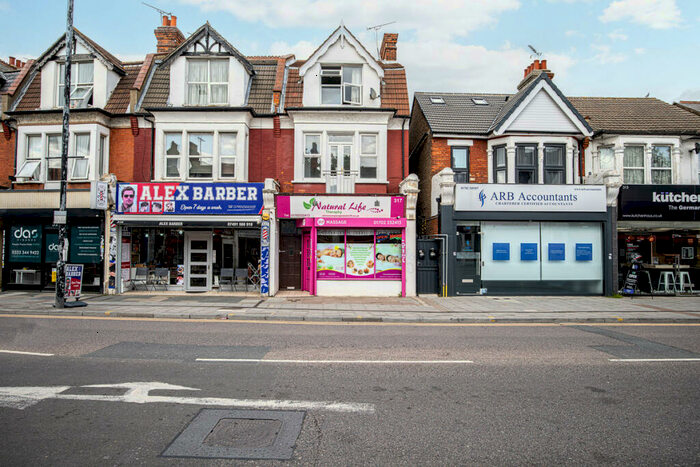 2 Bedroom Flat To Rent In London Road, Westcliff-on-sea, SS0