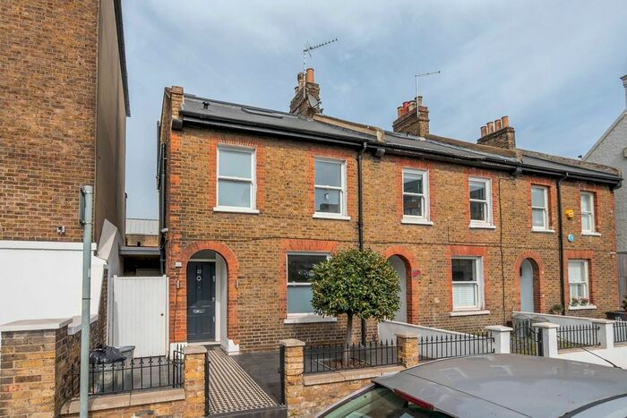 3 Bedroom End Of Terrace House To Rent In Armoury Way, Wandsworth, London, SW18