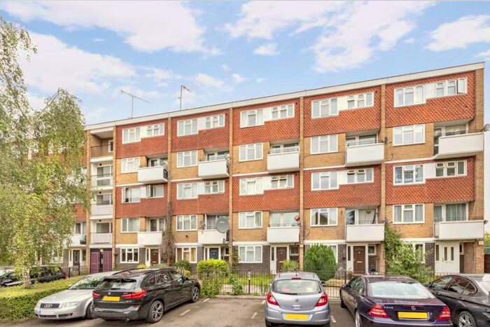1 Bedroom Flat To Rent In Acre Road, Kingston, KT2