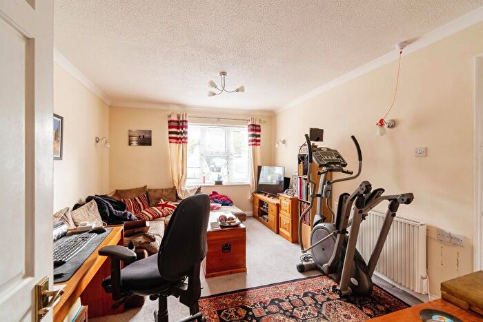 1 Bedroom Flat For Sale In Spa Road, Melksham, SN12