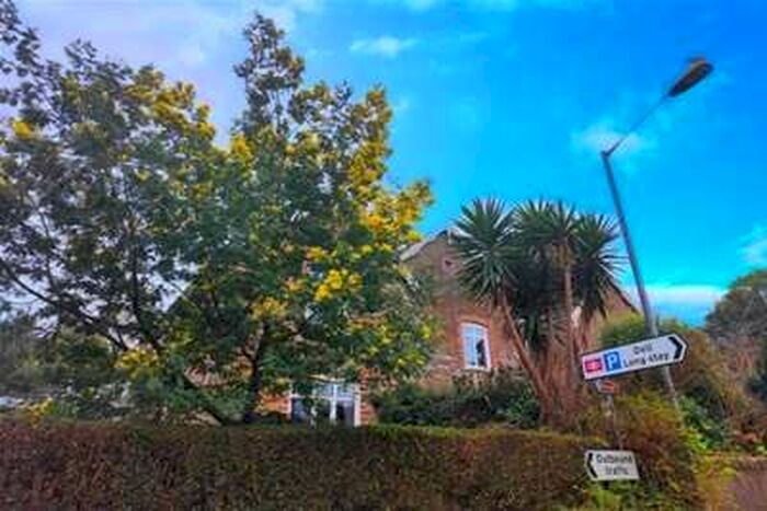 3 Bedroom Town House To Rent In Glyn Cottages, TR11