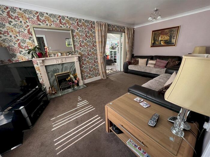 3 Bedroom Detached House For Sale In Blenheim Drive, Prescot, L34