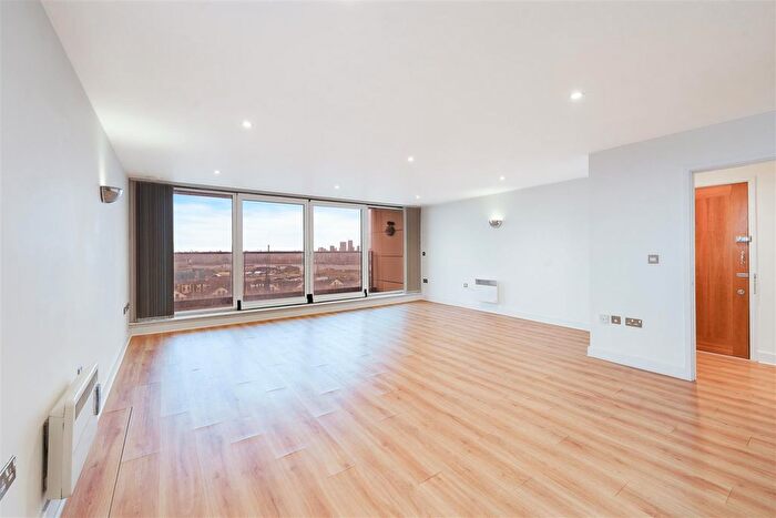2 Bedroom Flat For Sale In Coral Apartments, Royal Victoria Dock, E16