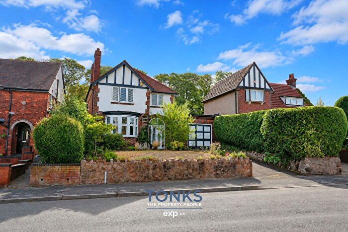 3 Bedroom Detached House For Sale In Pineapple Road, Birmingham, B30