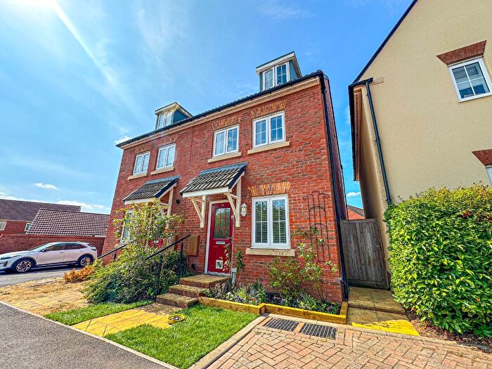 3 Bedroom Town House For Sale In Perry Hayes, Cheddon Fitzpaine, Taunton, Somerset, TA2