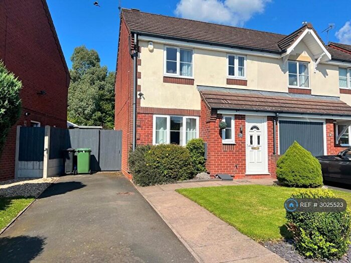 3 Bedroom Semi Detached House To Rent In Richborough Drive, Dudley, DY1