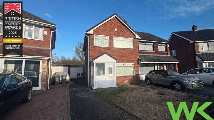 3 Bedroom Semi Detached House For Sale In Kelverley Grove, West Bromwich, B71