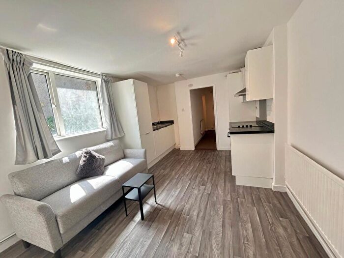 2 Bedroom Apartment To Rent In Woodville Road, Cardiff(City), CF24