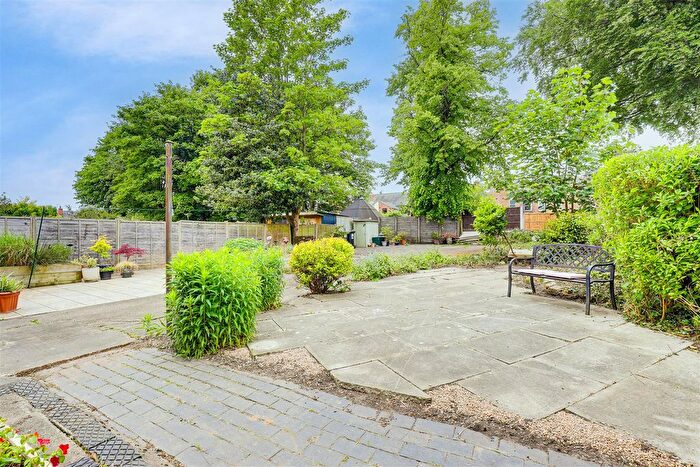 3 Bedroom End Terrace House For Sale In Church Drive, Daybrook, Nottinghamshire, NG5