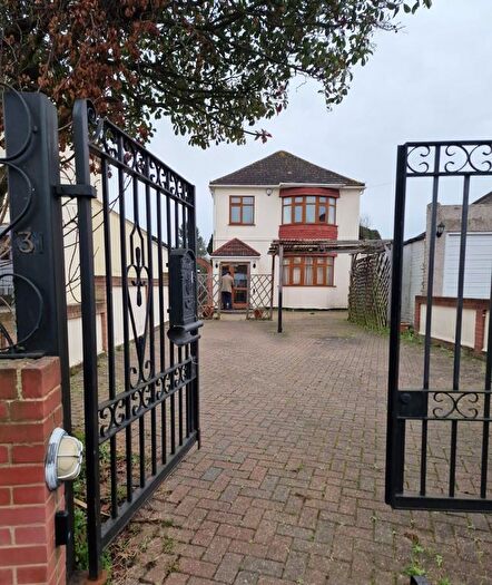 4 Bedroom Detached House To Rent In Philip Road, Rainham, RM13