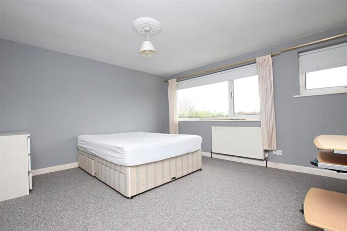 5 Bedroom House To Rent In Stanway Close, Bath, BA2