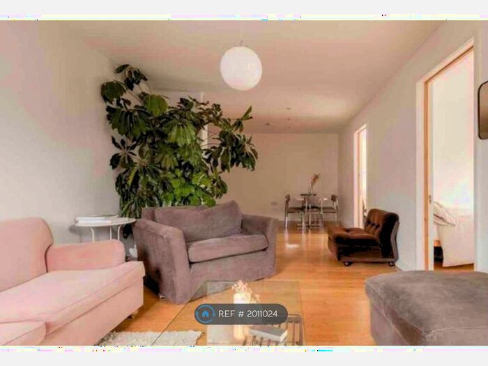 2 Bedroom Flat To Rent In Dalston Kingsland Road, London, E8