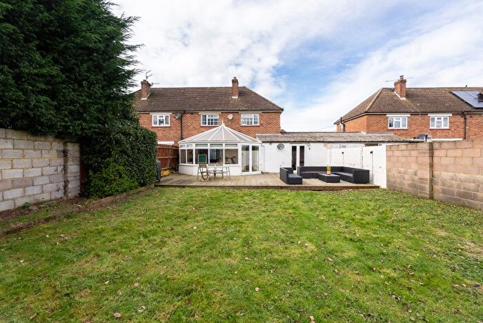 4 Bedroom Semi-detached House For Sale In Winfield Grove, Newdigate, RH5