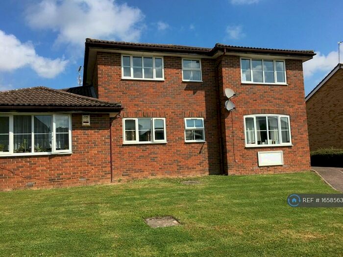 2 Bedroom Flat To Rent In St Wilfrids Road, New Barnet, EN4