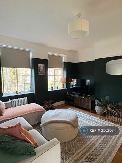 2 Bedroom Flat To Rent In Belmont Grove, London, SE13