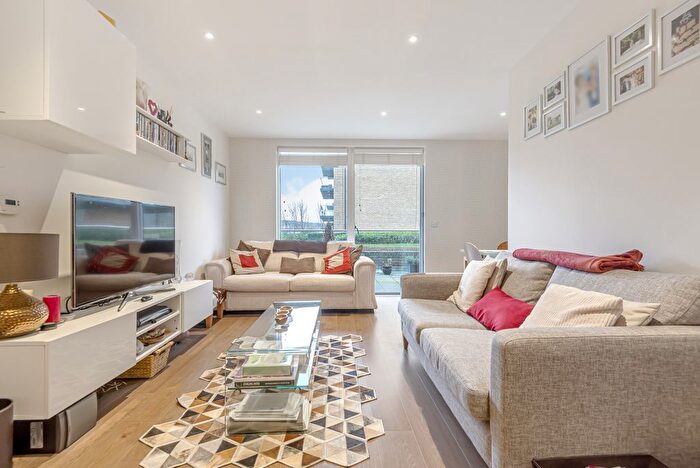 2 Bedroom Flat To Rent In Tizzard Grove, Blackheath, London, SE3