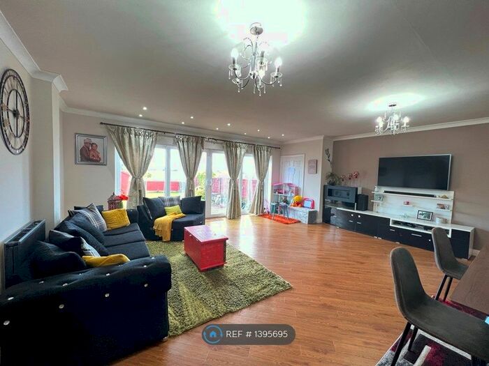 4 Bedroom Semi-Detached House To Rent In Woodland Avenue, Scarisbrick, Ormskirk, L40