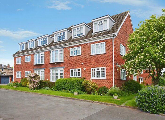 2 Bedroom Flat For Sale In Arncliffe Mews, York, YO10