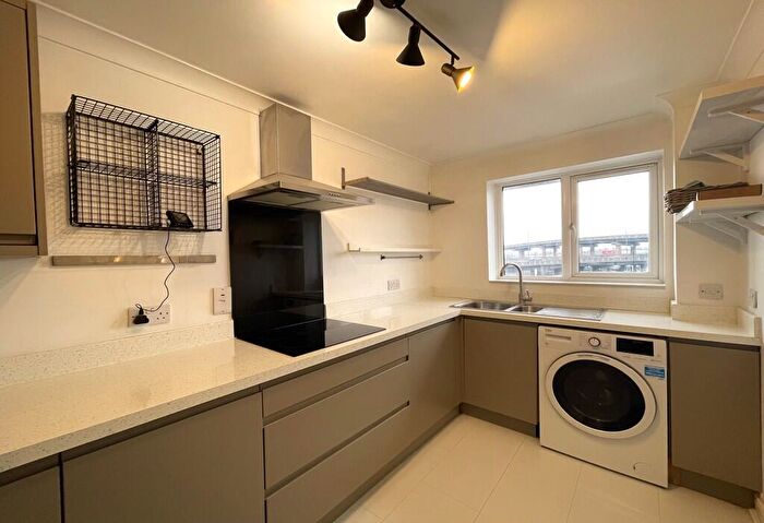 2 Bedroom Apartment To Rent In Drakes Court, Birmingham, West Midlands, B23