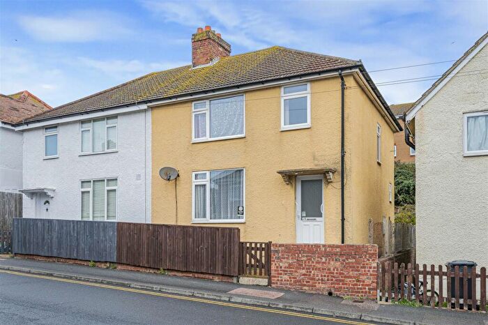 3 Bedroom Semi Detached House For Sale In Gibbon Road, Newhaven, BN9