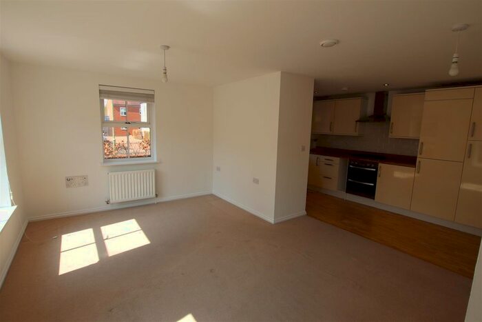 2 Bedroom Maisonette To Rent In Catisfield Lane, Fareham, PO15