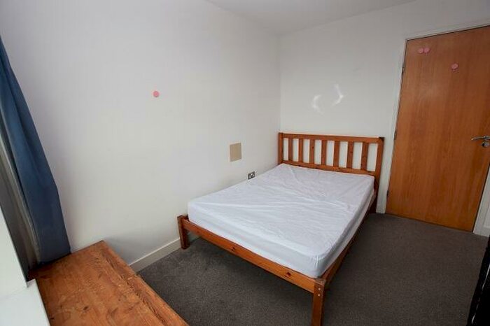 2 Bedroom Apartment To Rent In West One Plaza One, Cavendish Street, S3