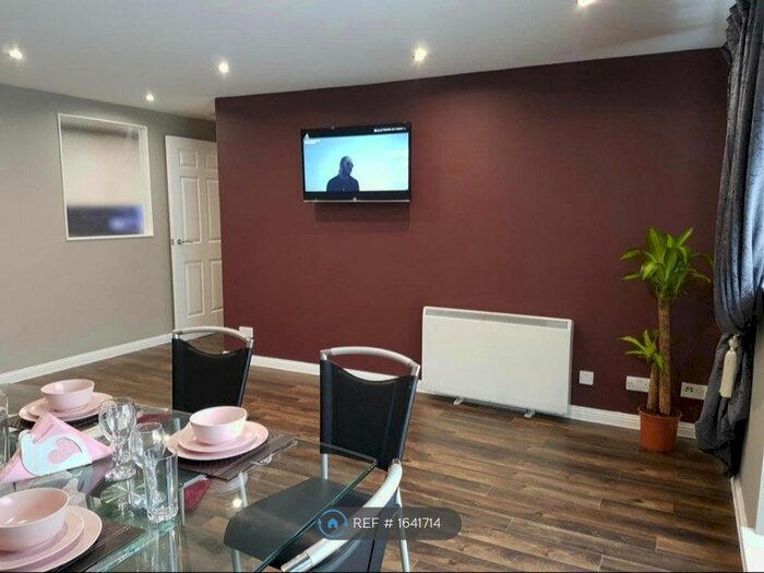 3 Bedroom Flat To Rent In Wallace Street, Glasgow, G51