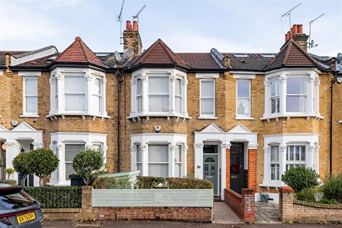 3 Bedroom Property For Sale In Gordon Road, Wanstead, E11