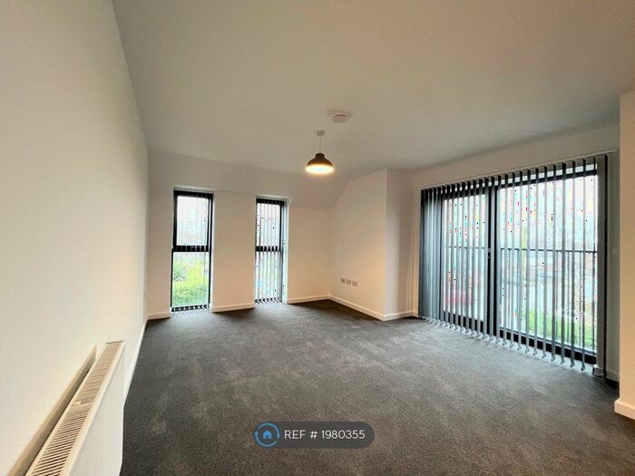 1 Bedroom Flat To Rent In Central Avenue, Lutterworth, LE17