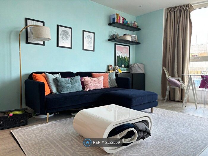 1 Bedroom Flat To Rent In Kennington Lane, London, SE11