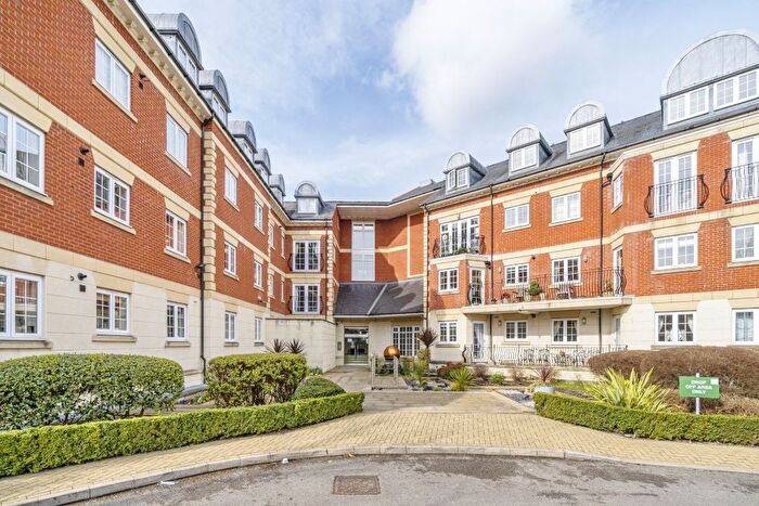 2 Bedroom Flat For Sale In Eastcote Road, Pinner, HA5