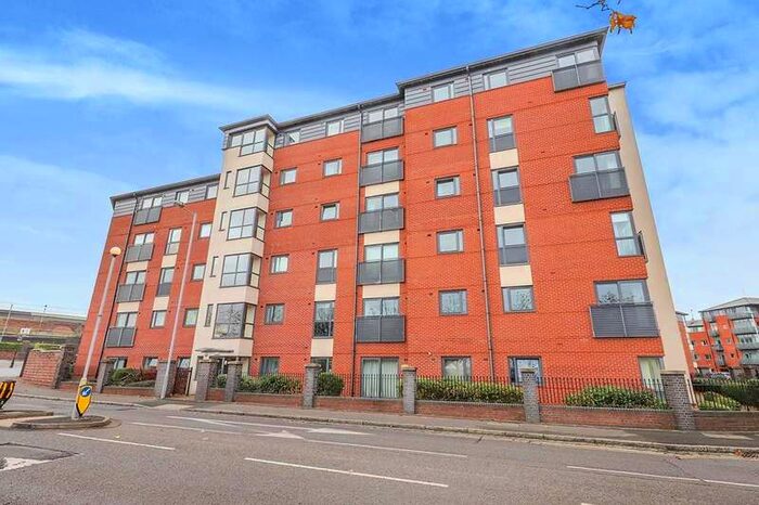 2 Bedroom Apartment To Rent In Broad Gauge Way, Wolverhampton, West Midlands, WV10