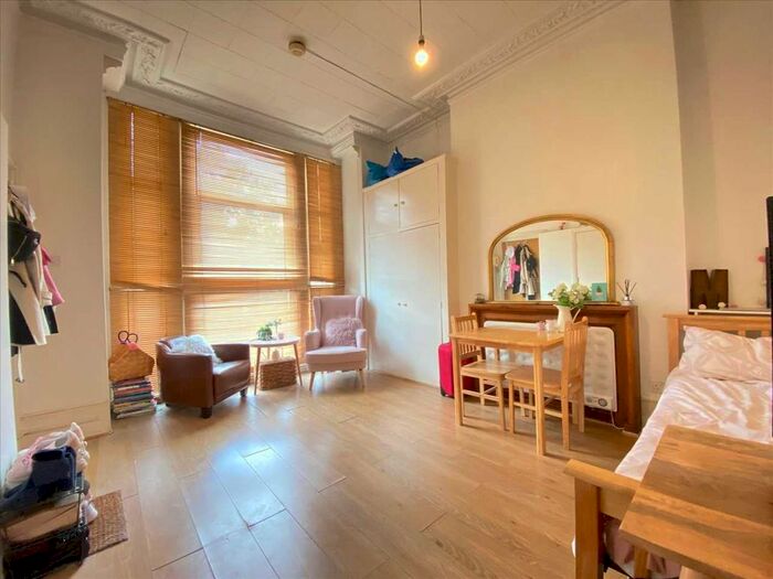 Studio To Rent In Argyle Road, West Ealing, W13