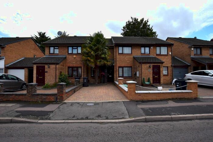 2 Bedroom Property To Rent In Palmer Road, Dagenham, RM8