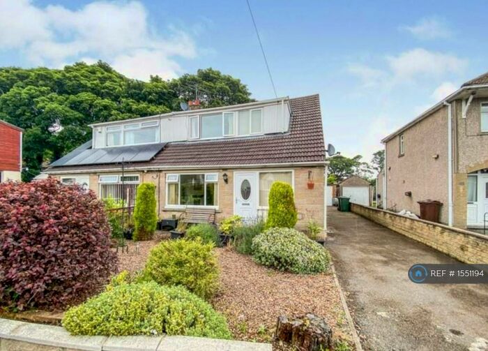 3 Bedroom Semi-Detached House To Rent In Moss Carr Avenue, Keighley, BD21