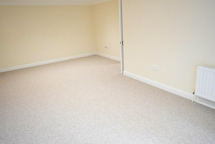 2 Bedroom Apartment To Rent In East Cliff Manor, Christchurch Road, BH1