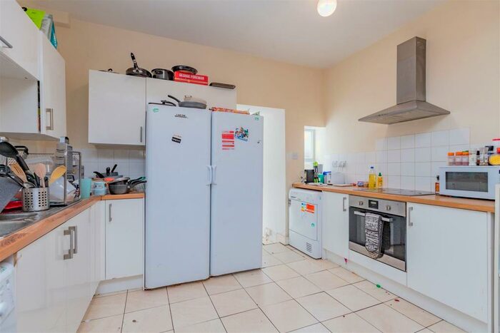 7 Bedroom House To Rent In Dawlish Road, Birmingham, B29