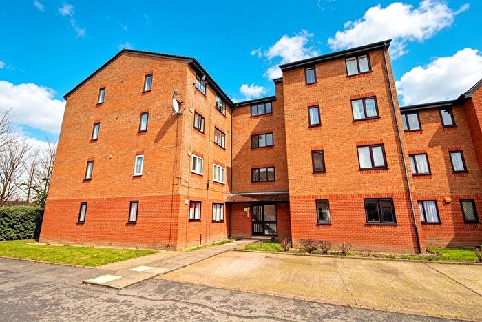 Studio To Rent In Streamside Close, N9