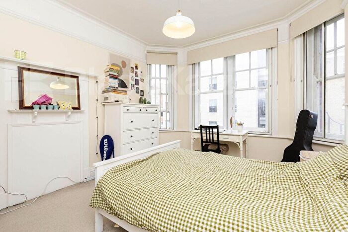 3 Bedroom Flat For Sale In Melcombe Court, Dorset Square, Baker Street, NW1