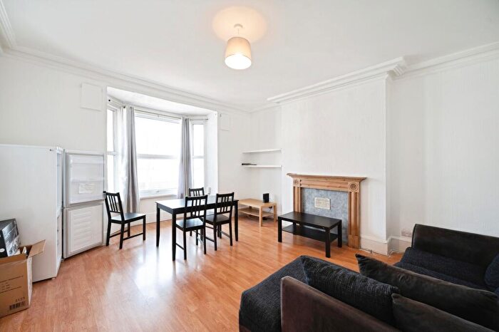 2 Bedroom Flat To Rent In Shaftesbury Road, Southsea, Hampshire, PO5