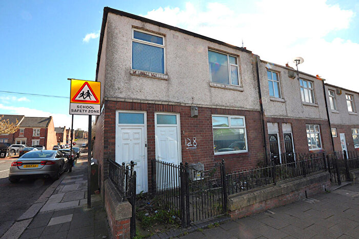 2 Bedroom Flat For Sale In Condercum Road, Newcastle Upon Tyne, NE4