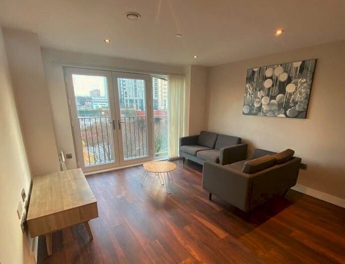 2 Bedroom Flat To Rent In Ordsall Lane, Salford, M5