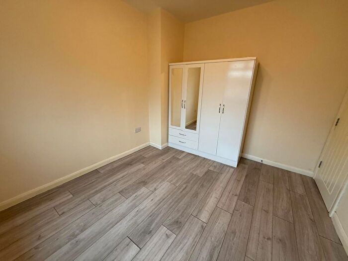 5 Bedroom Semi-Detached House To Rent In Wood Lane, Dagenham, RM8