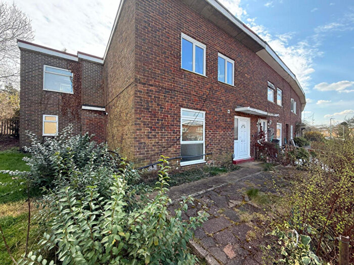 6 Bedroom Terraced House To Rent In Honeysuckle Gardens, Hatfield, AL10