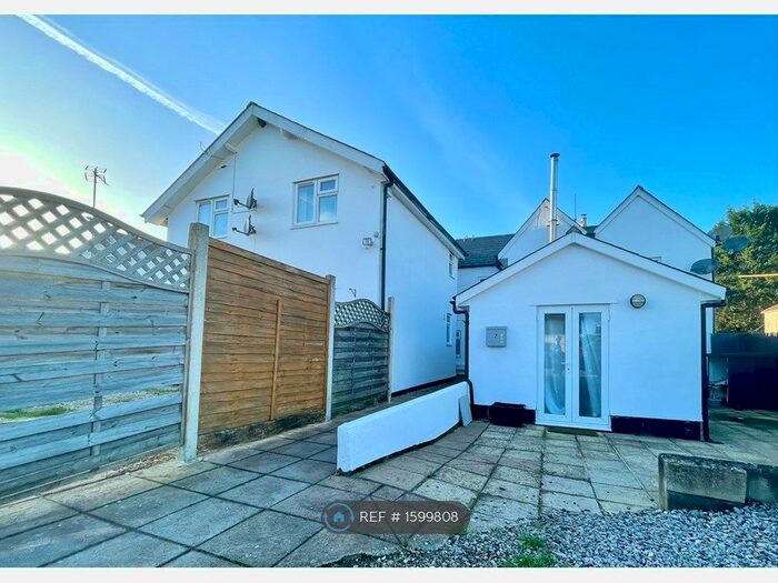 1 Bedroom Flat To Rent In High Street, Semington, Trowbridge, BA14