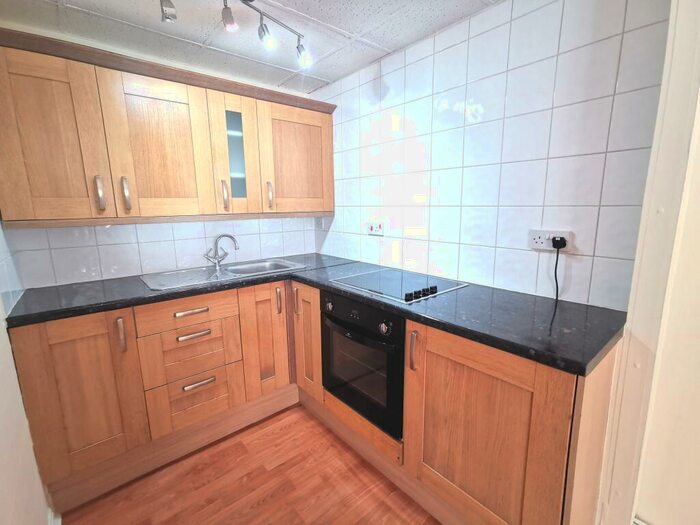 1 Bedroom Flat To Rent In Brunel Court, City Centre, SA1