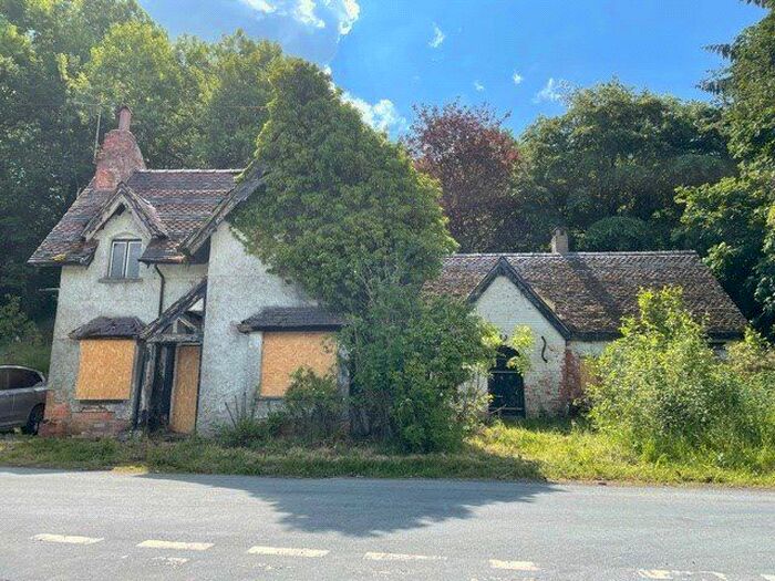 2 Bedroom Detached House For Sale In Maesmawr, Guilsfield, Welshpool, Powys SY21