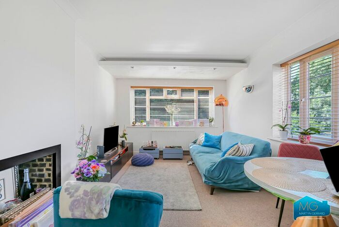 2 Bedroom Flat To Rent In Monarch Court, Lyttelton Road, London, N2