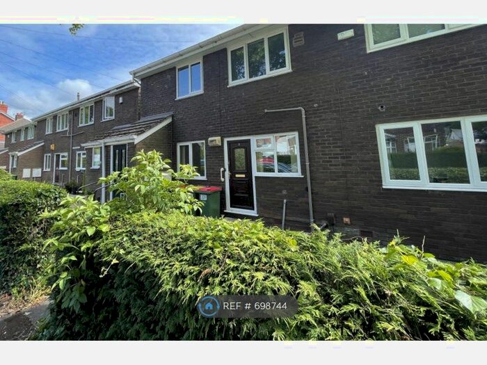 2 Bedroom Flat To Rent In Ronwood Court, Ashton-On-Ribble, Preston, PR2
