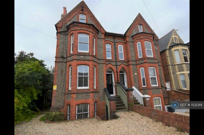 7 Bedroom Semi-Detached House To Rent In Addington Road, Reading, RG1